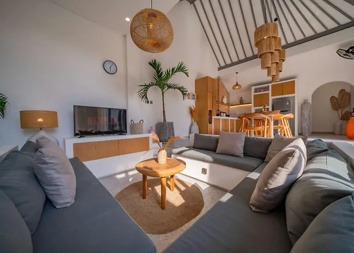 3br Spacious W- Pool Near * سمينياك