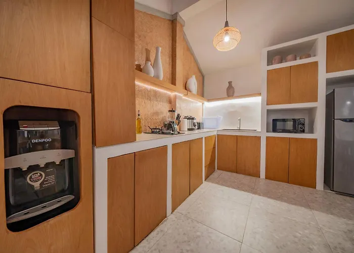 3br Spacious W- Pool Near فيلة *