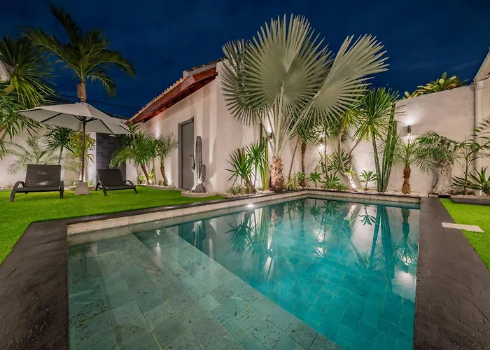 3br Spacious W- Pool Near سمينياك