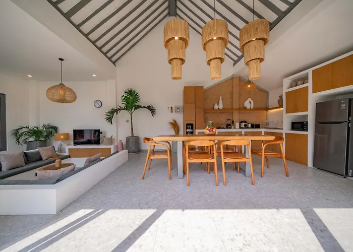3br Spacious W- Pool Near فيلة *