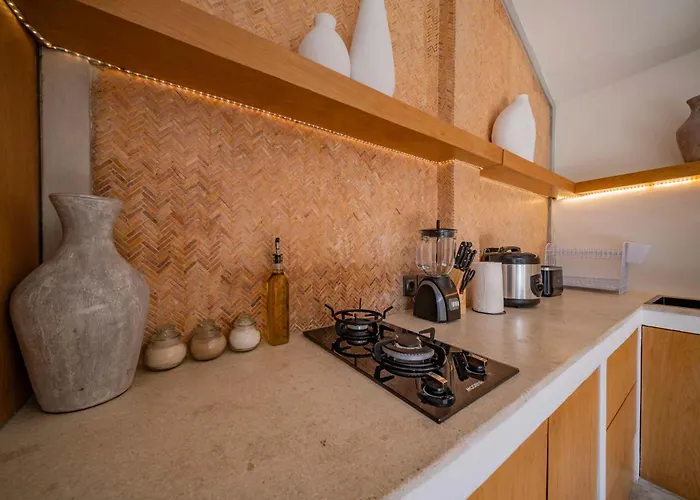 3br Spacious W- Pool Near سمينياك