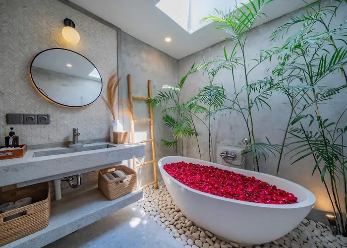 3br Spacious W- Pool Near سمينياك