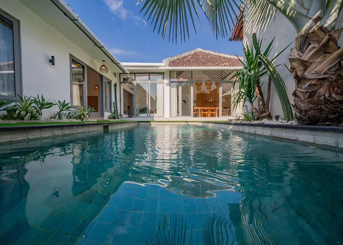فيلة 3br Spacious W- Pool Near *