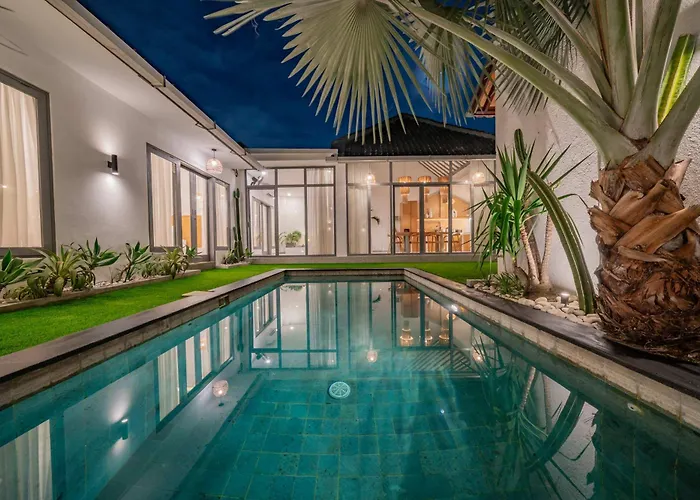 3br Spacious W- Pool Near سمينياك