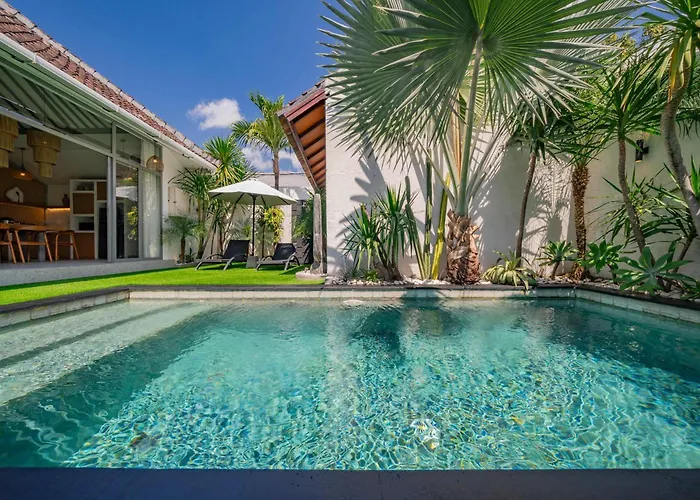 3br Spacious W- Pool Near سمينياك