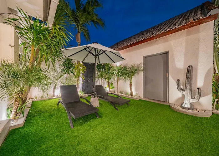 3br Spacious W- Pool Near سمينياك